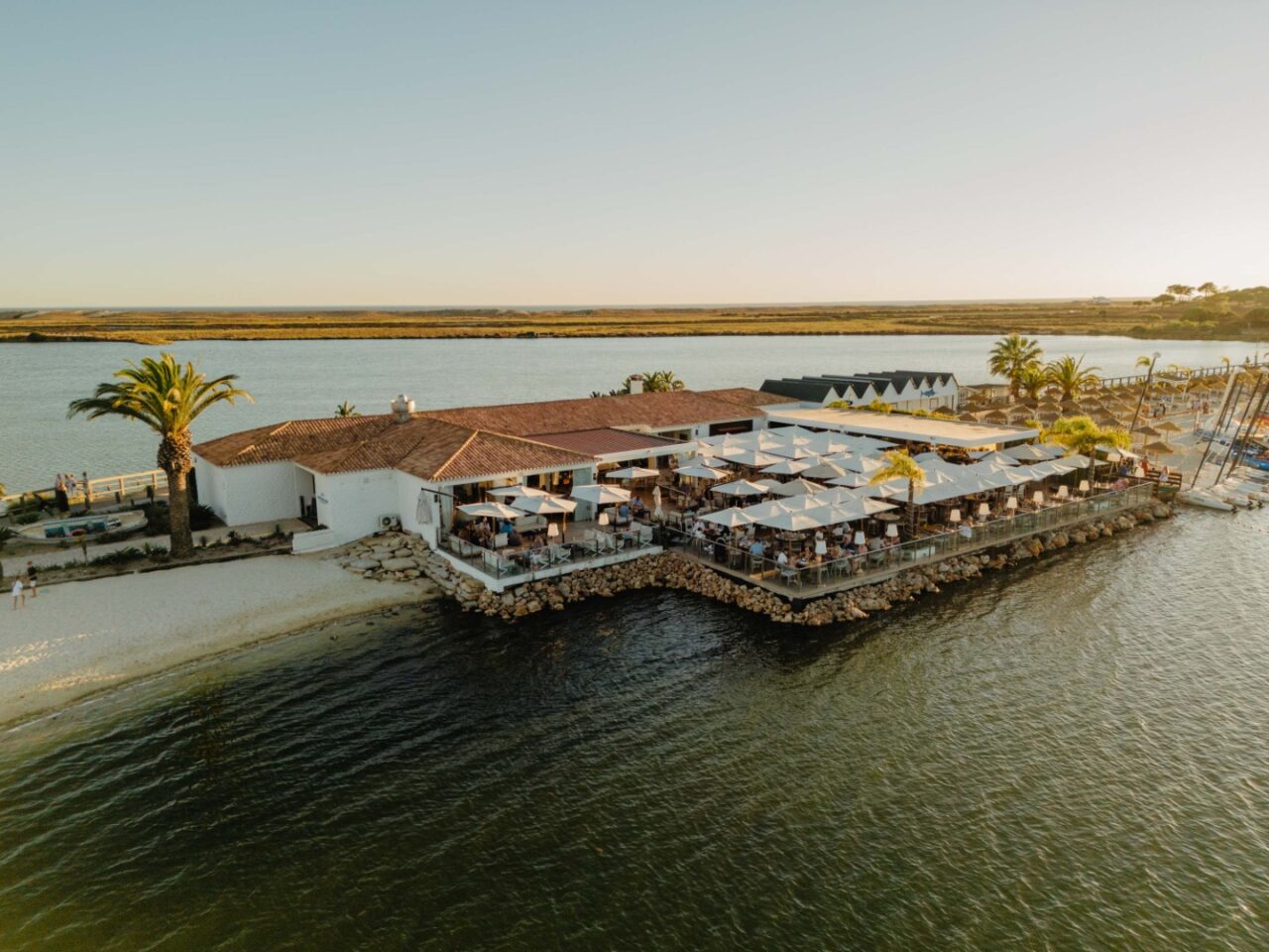 Restaurant on waterfront
