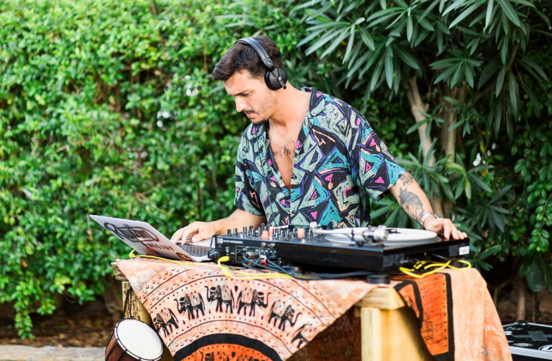Live DJ